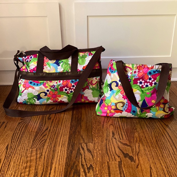 LESPORTSAC Flower 🌸 Power duffle and tote bag - multi color (set of 2) - Picture 1 of 10